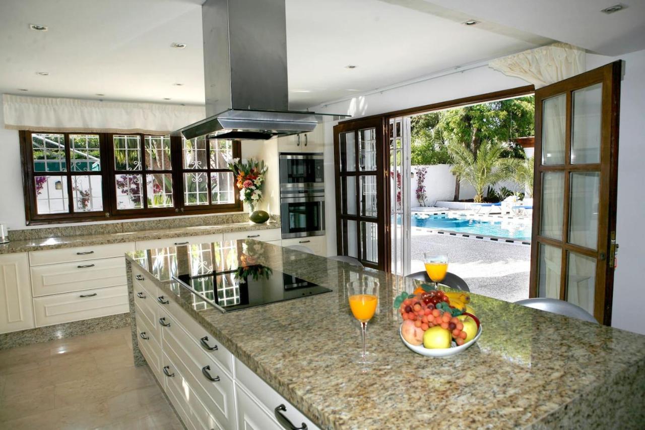 Exclusive Villa Las Palmeras Puerto Banus With Heated Private Swimming Pool, Marbella, Spain Eksteriør bilde