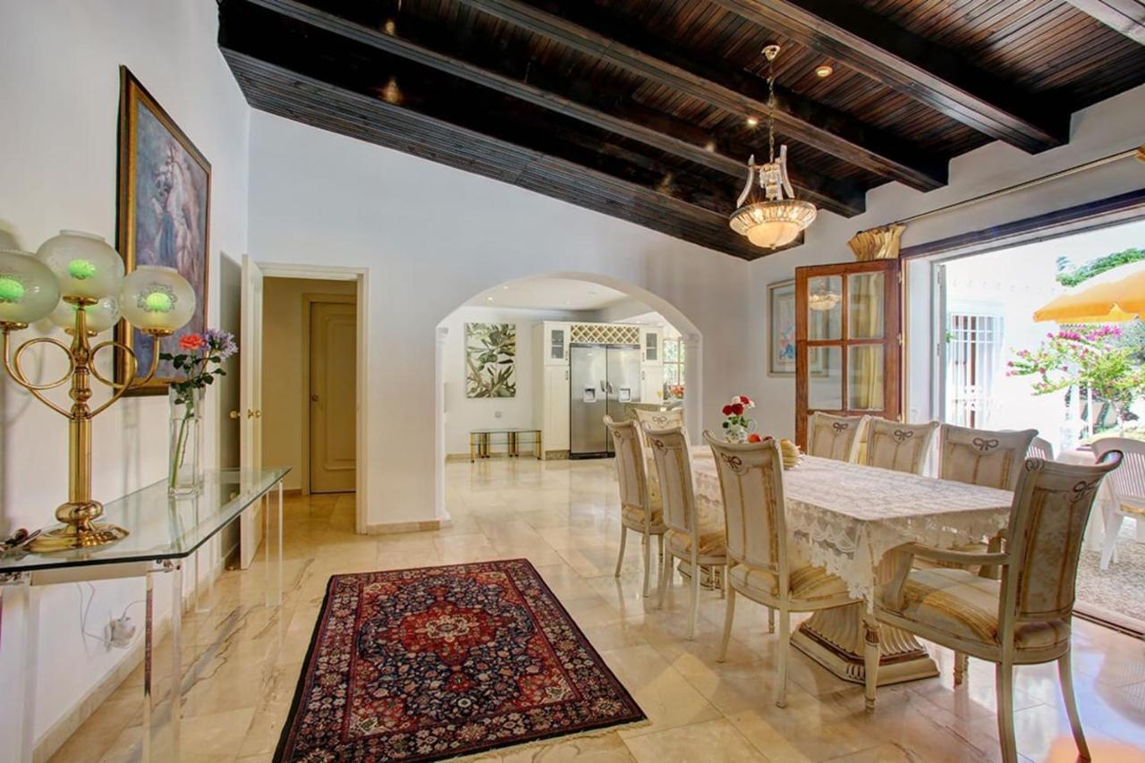 Exclusive Villa Las Palmeras Puerto Banus With Heated Private Swimming Pool, Marbella, Spain Eksteriør bilde