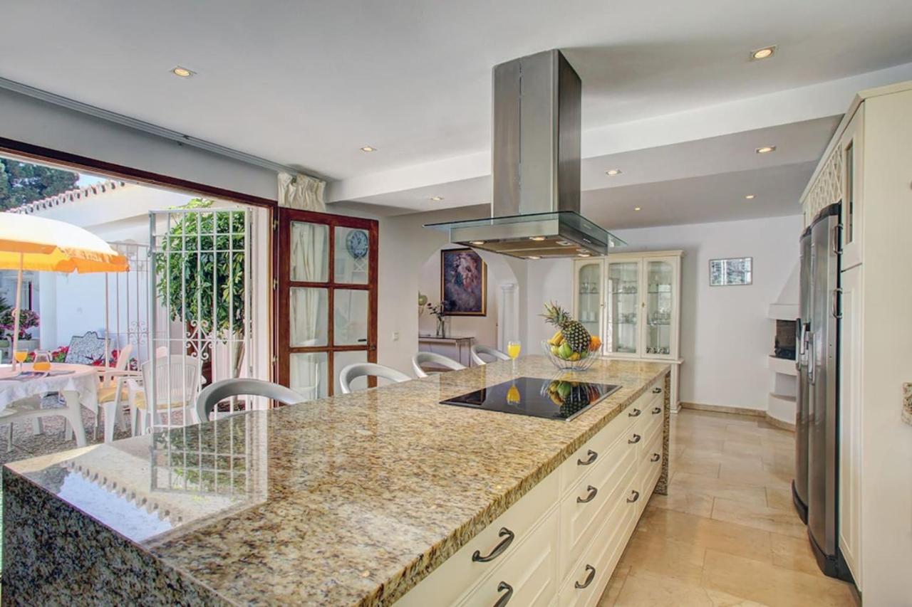 Exclusive Villa Las Palmeras Puerto Banus With Heated Private Swimming Pool, Marbella, Spain Eksteriør bilde